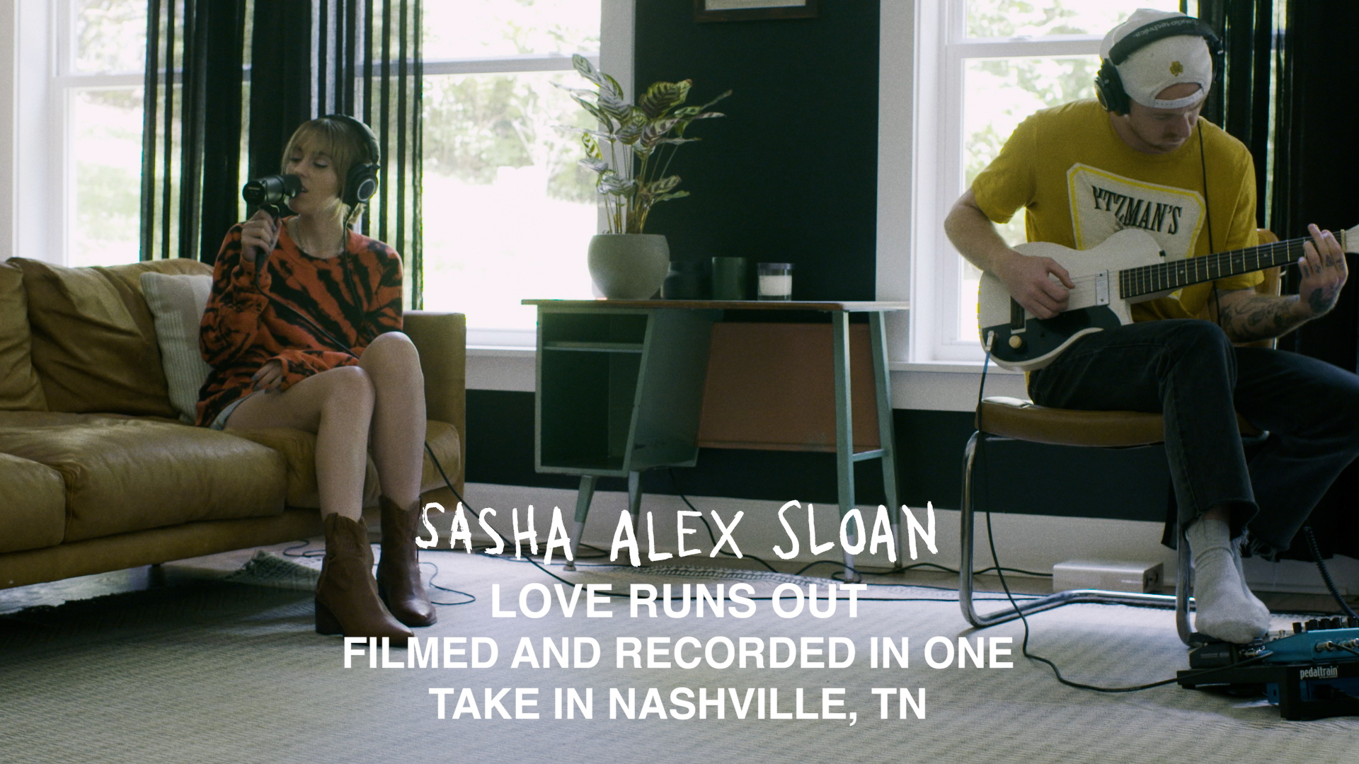 [图]Sasha Alex Sloan「Love Runs Out (Acoustic)」