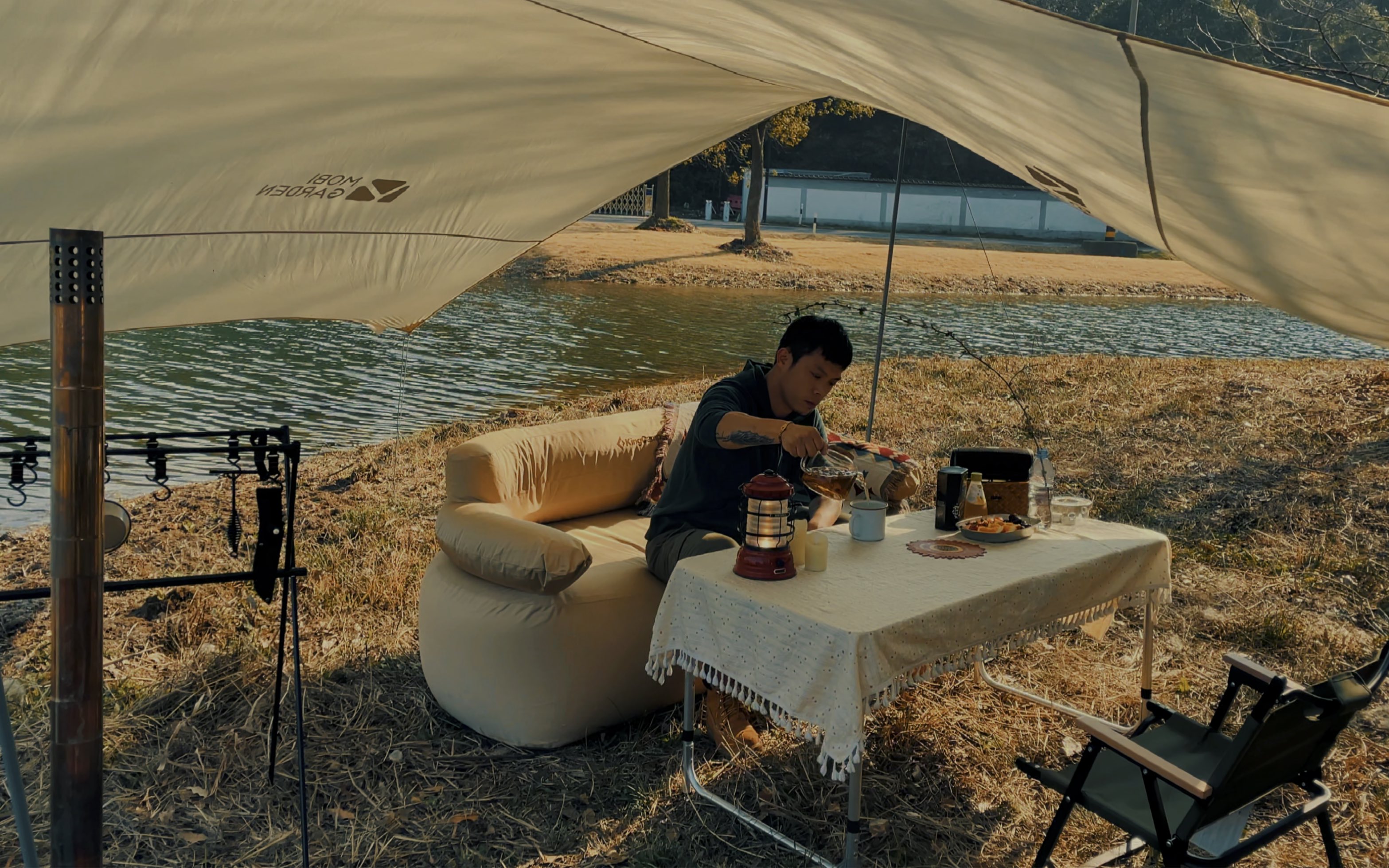 搬家式露营怎么能少了沙发