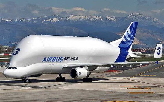 在天上飞的大白鲸,,,空客a330-700l,漂亮!