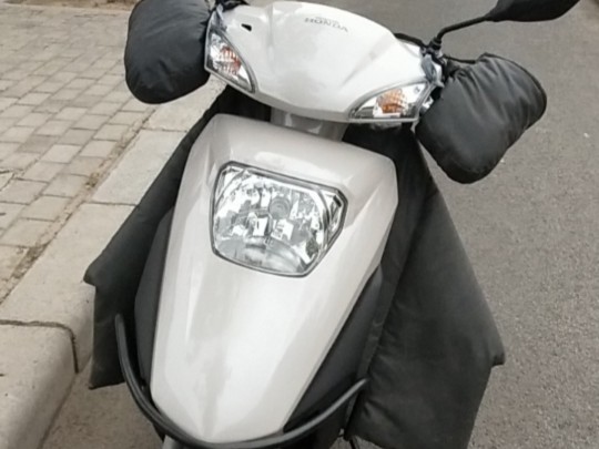 濮阳第一辆五羊本田scr125奶杏白碟刹版