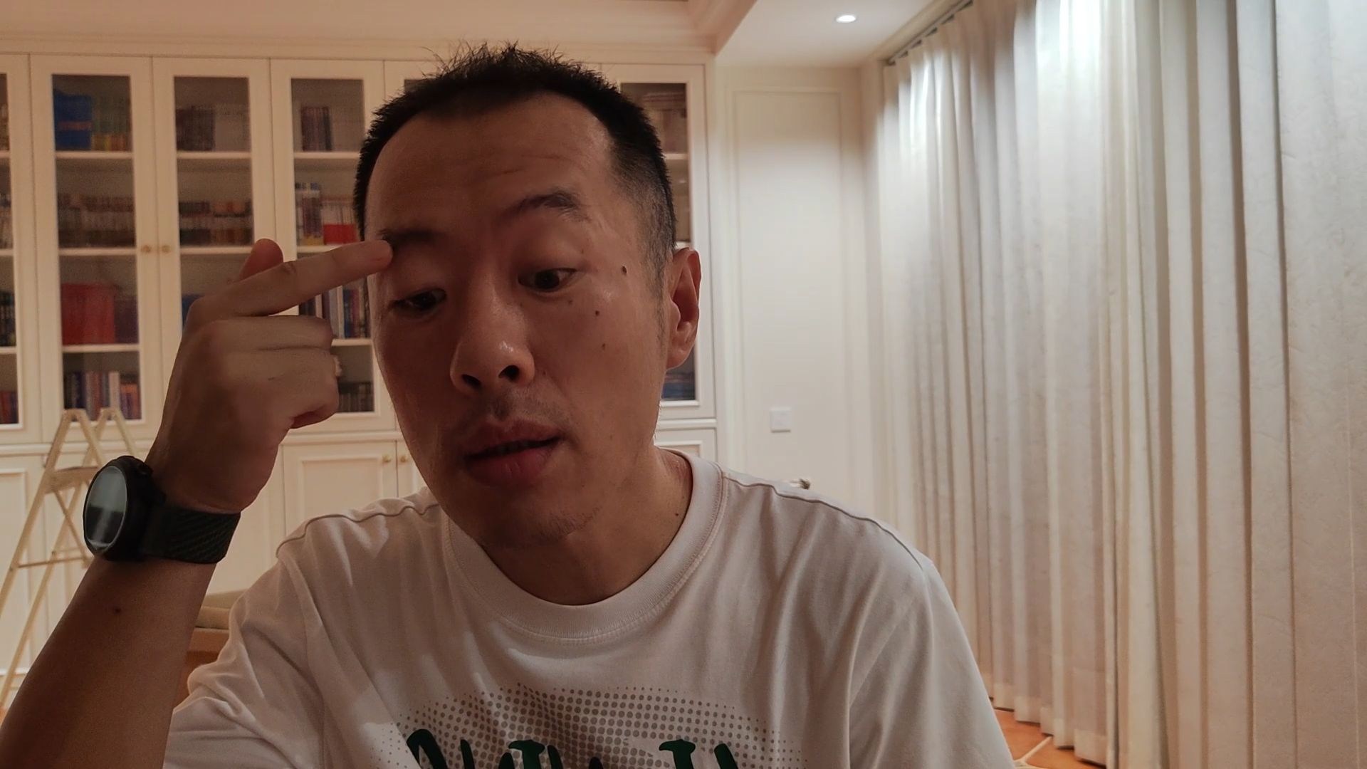 面瘫一个月了，我体会到了失能老人的无助感