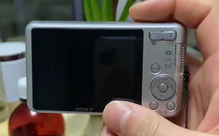 sony索尼DSCW630数码相机,外观看实物图片,1610万像素出片OK,ccd诚像6倍光学变焦并支持广角,可以全景哔哩哔哩bilibili