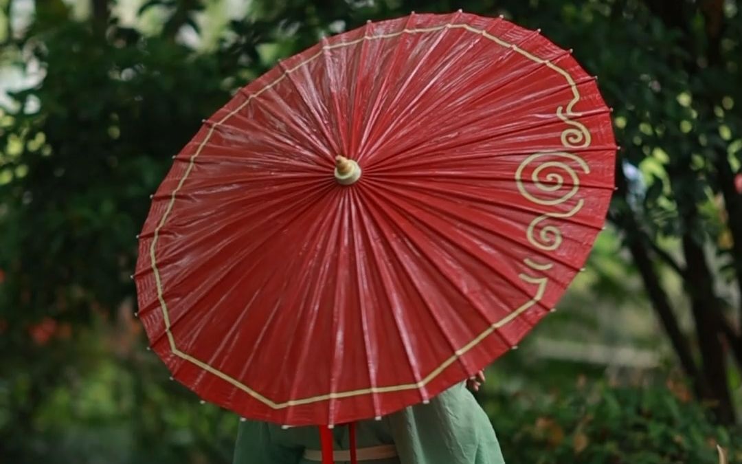 在大家热情的期盼下,终于等来光遇新年红伞啦!