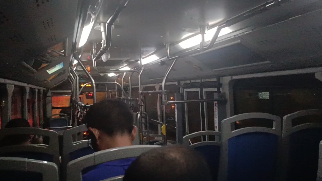 桂林公交5路(划掉)byd6121lgev9(k9fe)高速行走音