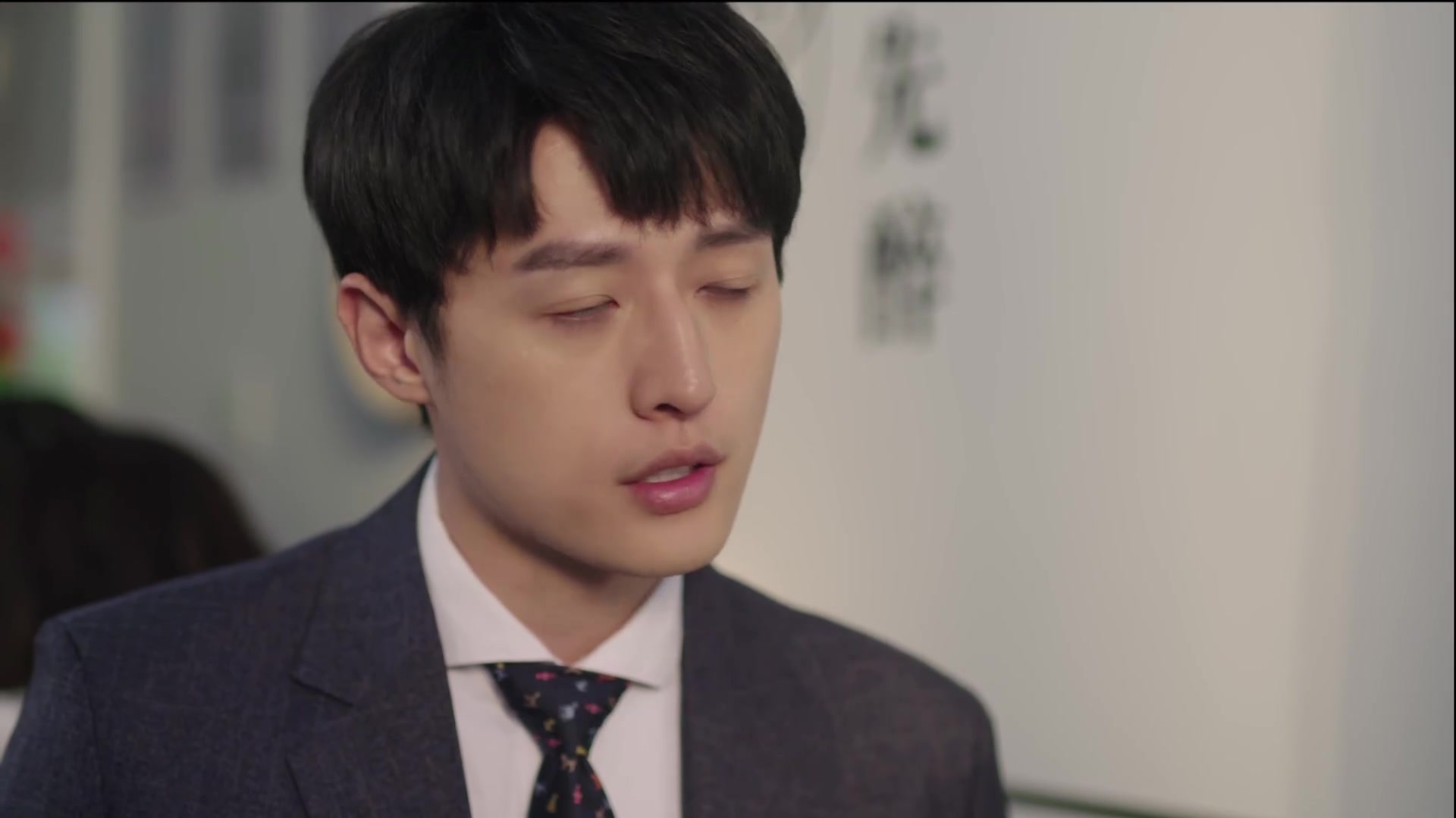 宁为瑾带叮叮吃饭 老板娘提及过去叮叮不悦 宁医生可会哄女朋友啦