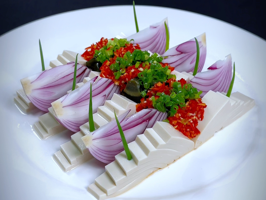 把皮蛋豆腐做成吃不起的样子#摆盘技巧 #凉菜摆盘装饰技巧 #吃出仪式