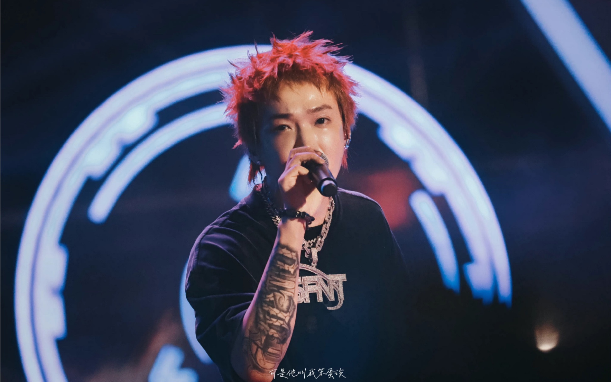 "我想要陪在你的周围跟你爱到100岁"tizzyt新歌《100》现场首唱10.