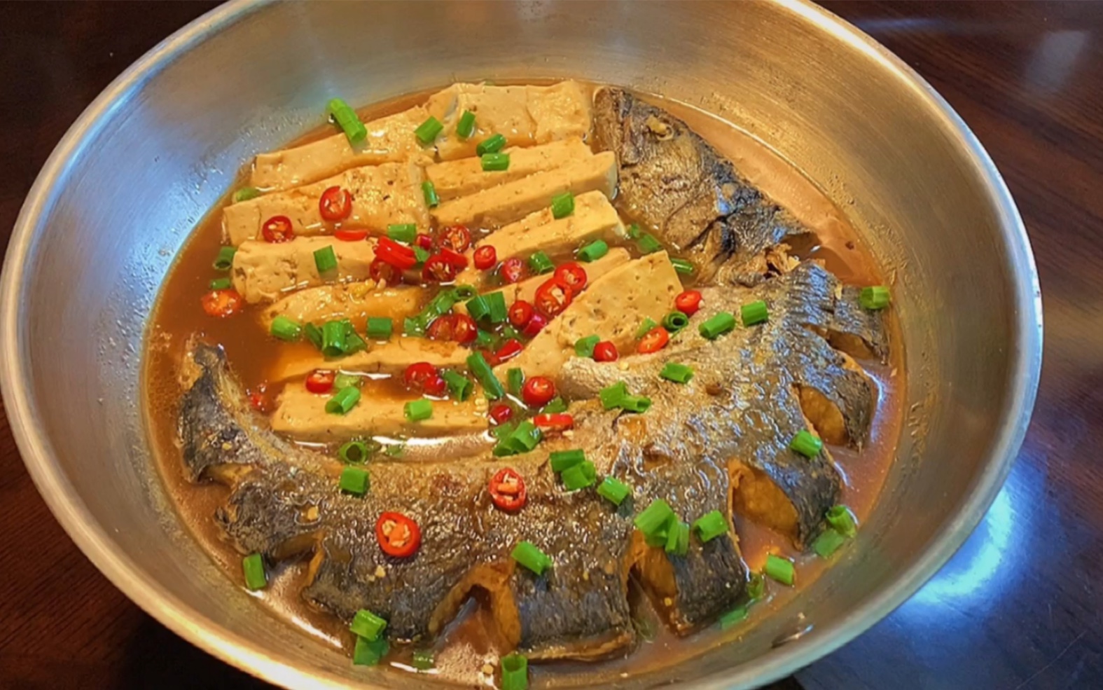鲅鱼炖豆腐想要鱼肉好吃,不腥,还能喝到鲜美的鱼汤,只需记住这两点