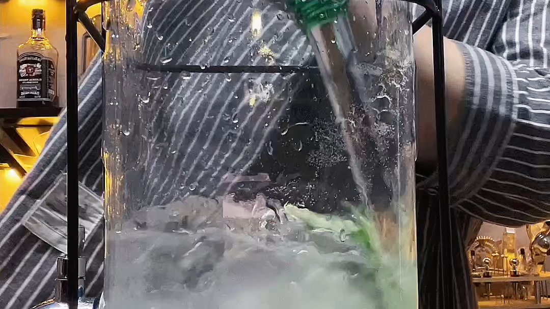 夏季夜晚必备雪碧桶,支持到店和外送到家,南昌黑白格小酒馆