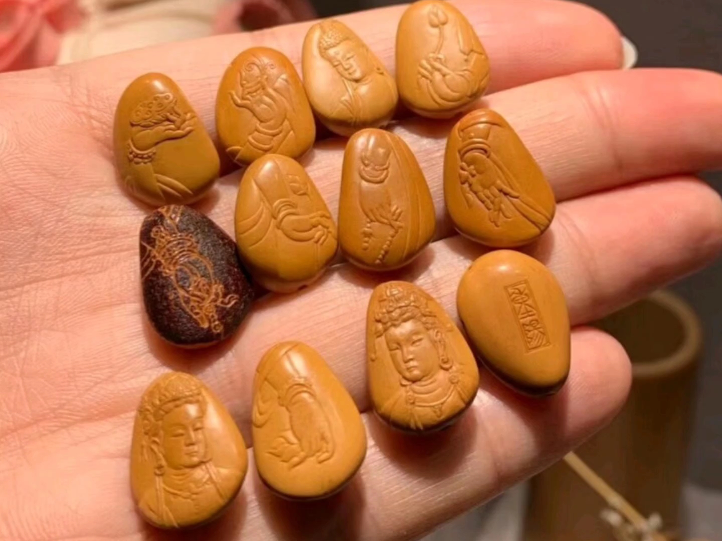 佛手手串松子雕刻