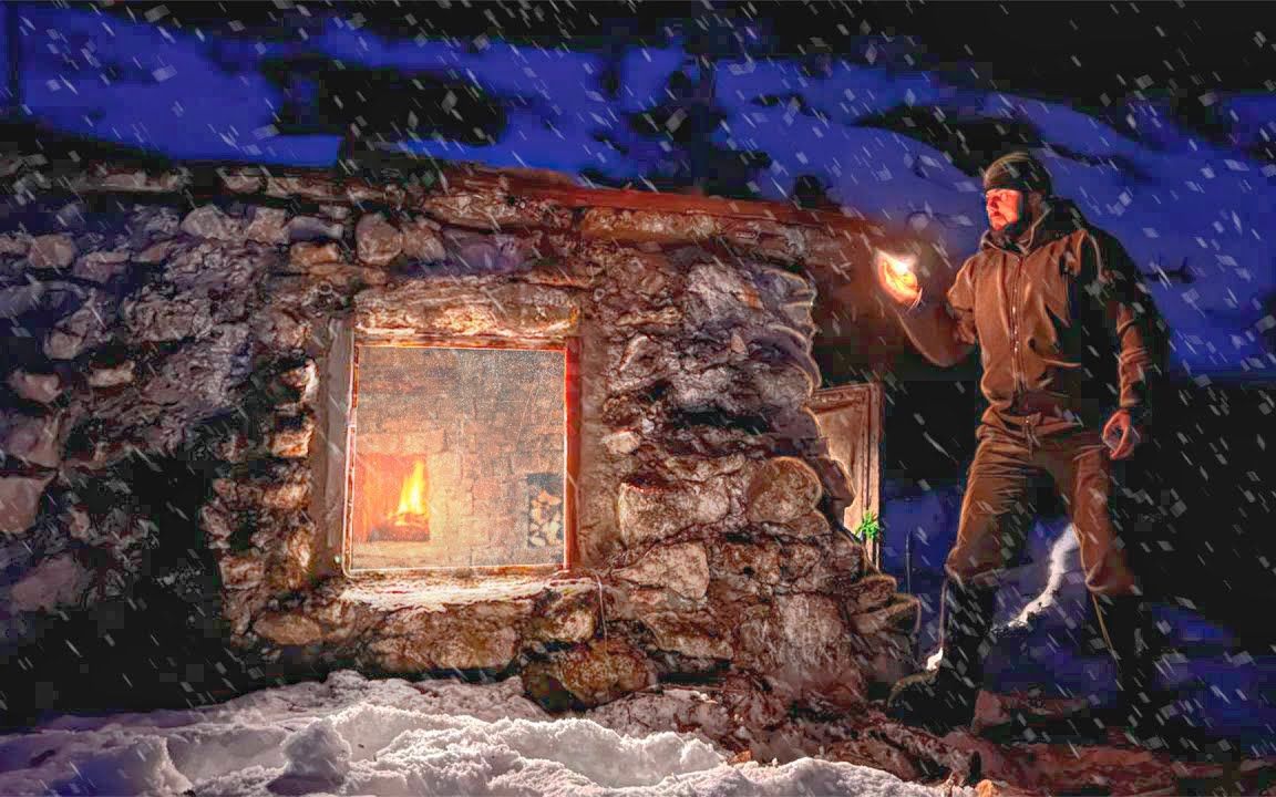 4k「life in the wild」严冬在石质小庇护所过夜