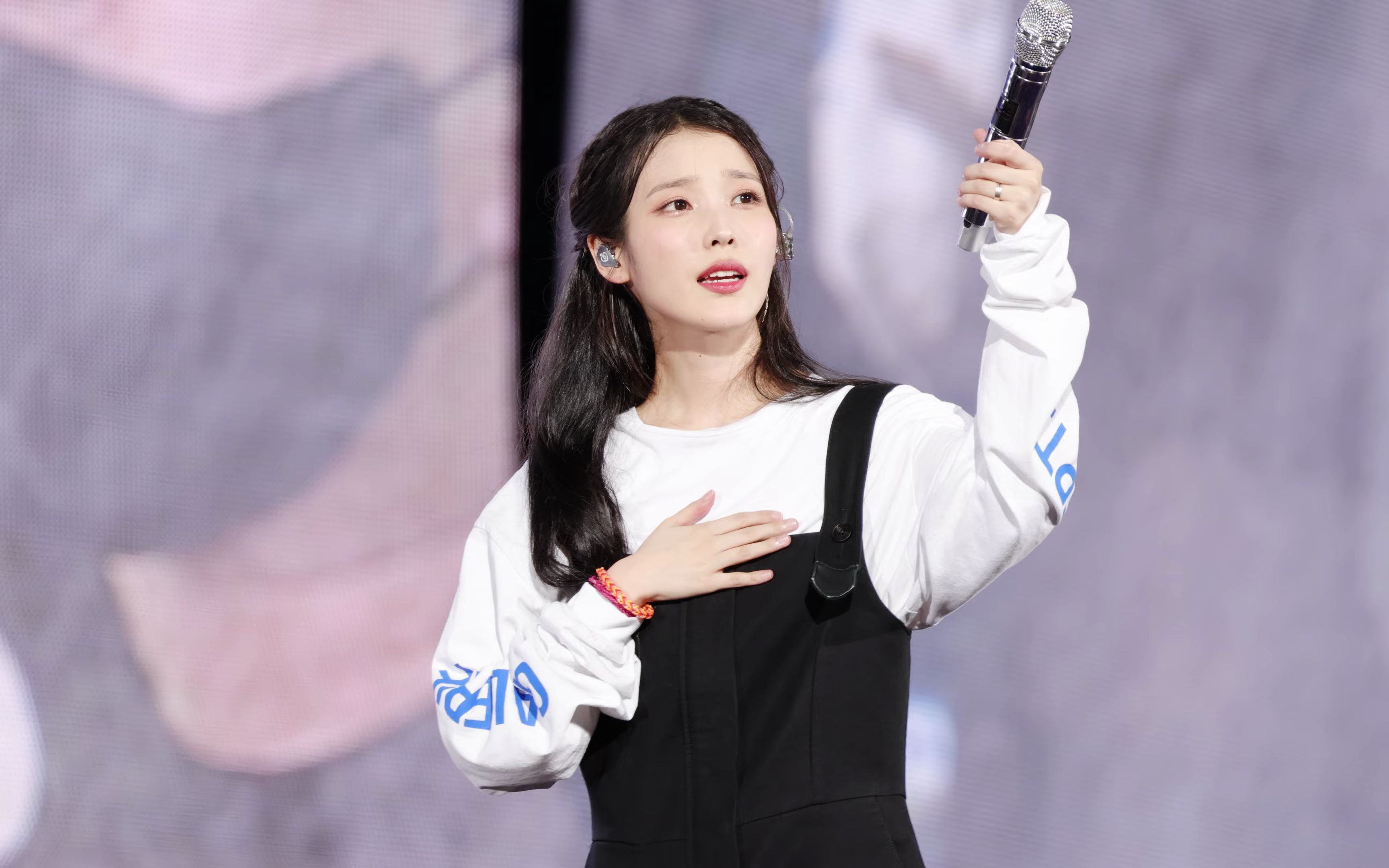 【4k转载】iu《心》 蚕室演唱会 安安可「拍摄 by box」-angeles2208