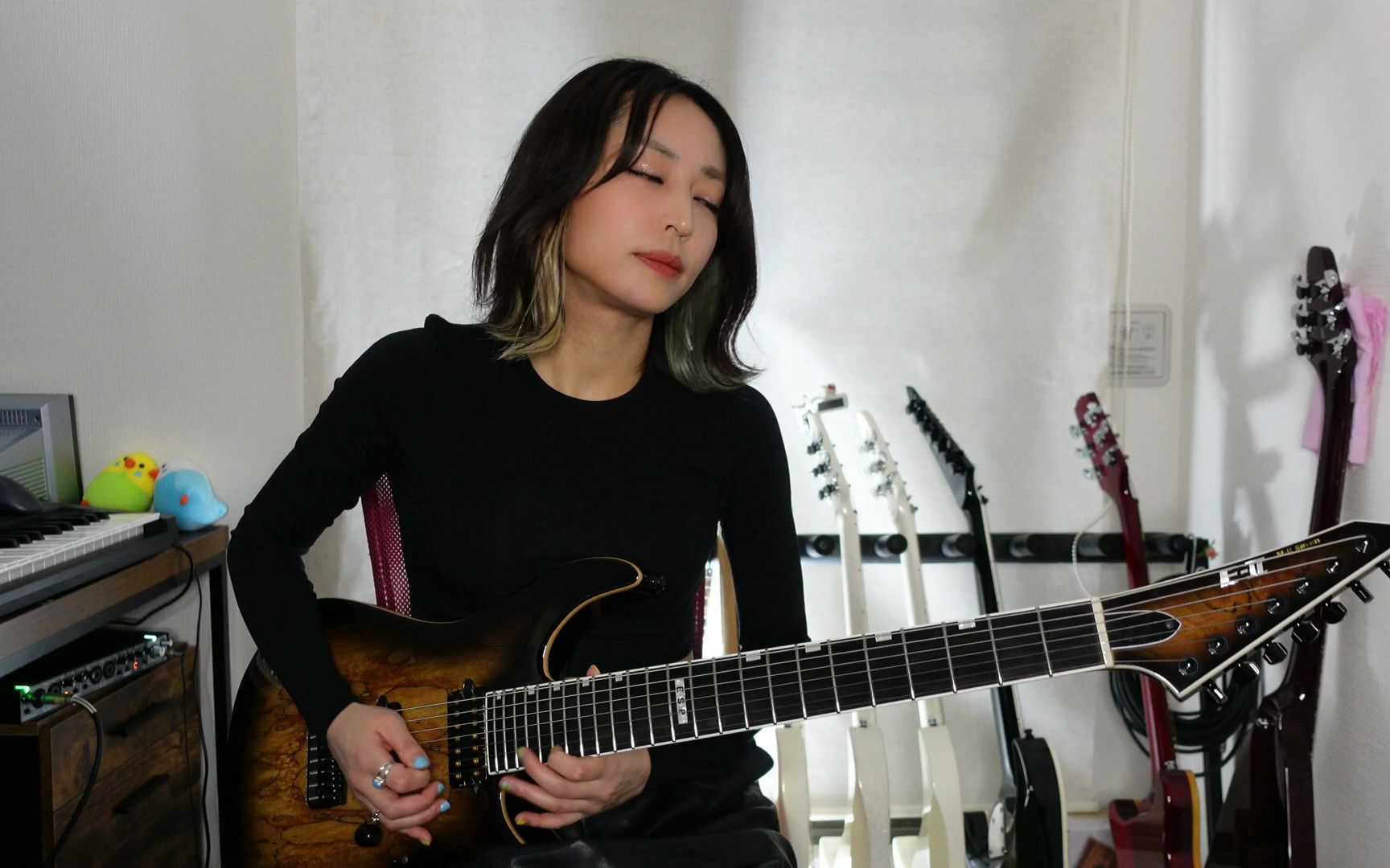日本美女吉他手yuki原创恢弘吉他新曲,摄人魂魄!