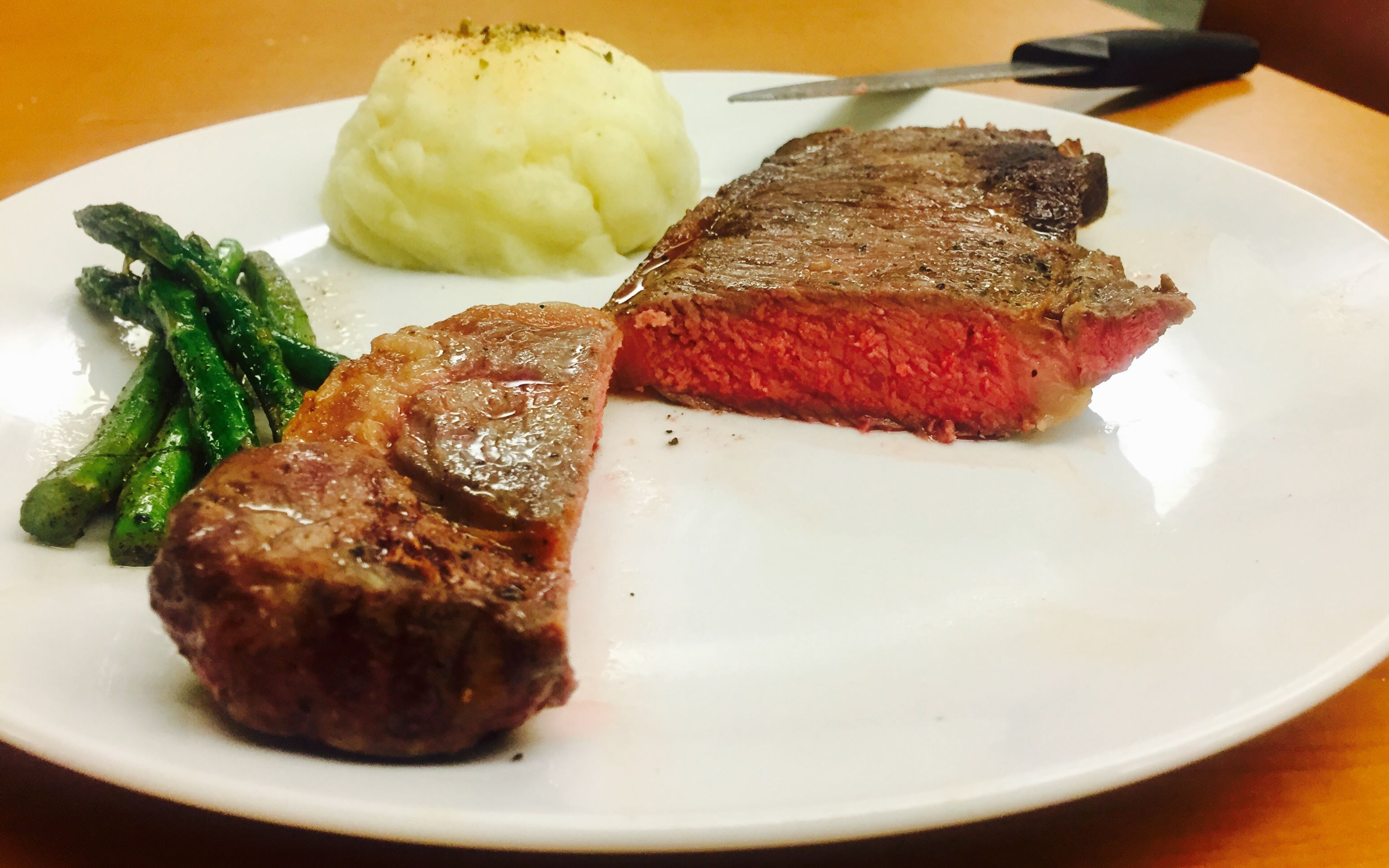 yf教你煎出完美的三分熟牛排