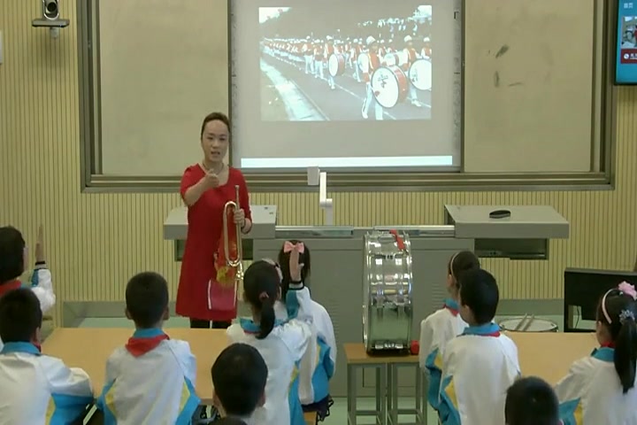 湘教版四年级音乐上册第七课(演唱)小小鼓号手肖老师优质课教学视频(配课件教案)哔哩哔哩bilibili