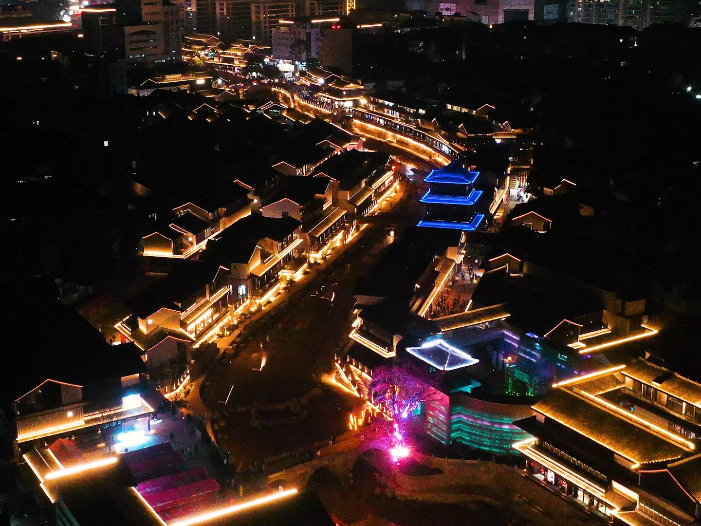 许银炜:浙江天台赭溪老街开街啦!灯火璀璨,流光溢彩.