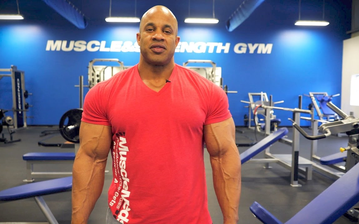 【男神健身】职业健美运动员维克托马丁内斯的胸部训练技巧