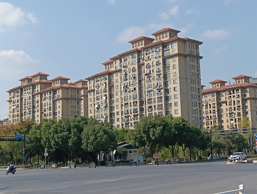 崇贤上亿广场附近随拍