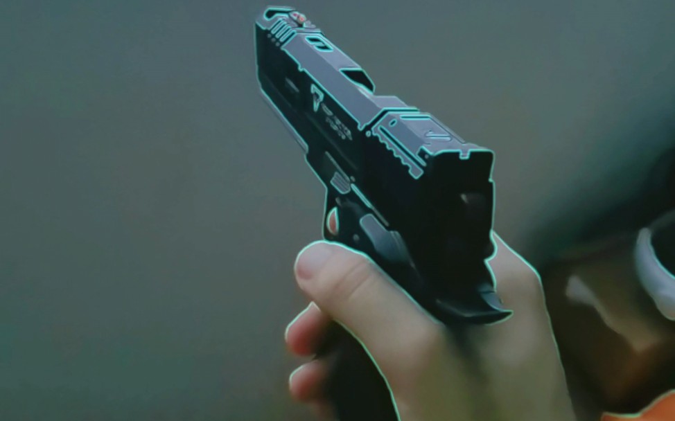 看洒家来个塔兰战术蝮蛇单手儿上膛.