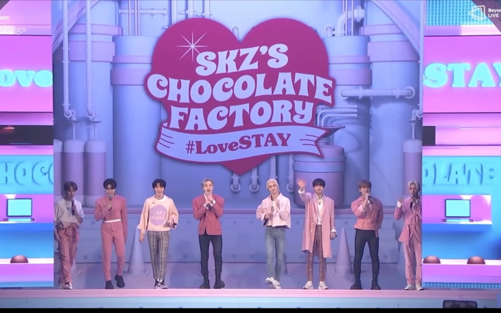 [图]【中字】【Stray Kids】 巧克力工厂 2nd 见面会 #Love Stay