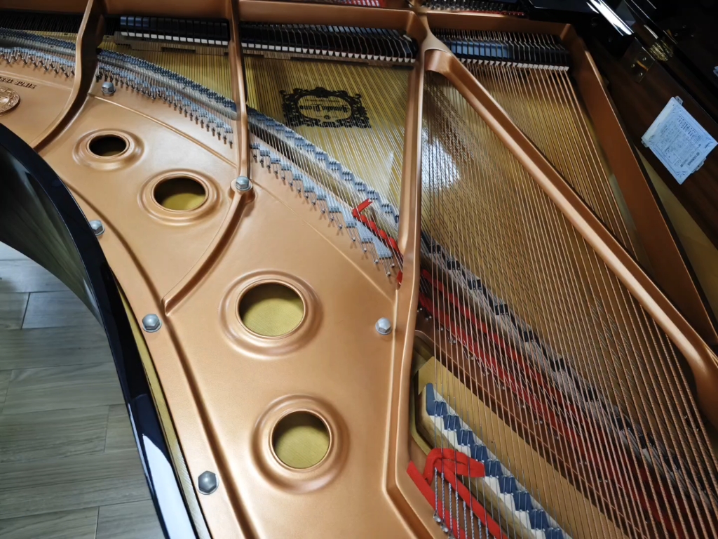 yamaha雅马哈c3xa三角钢琴,长186厘米,宽149厘米,高101厘米,重320kg