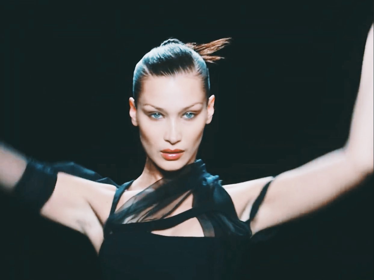 世界收入最高的超模  Bella Hadid (贝拉ⷮŠ哈迪德) / 范思哲、麻瓜御用 Model哔哩哔哩bilibili