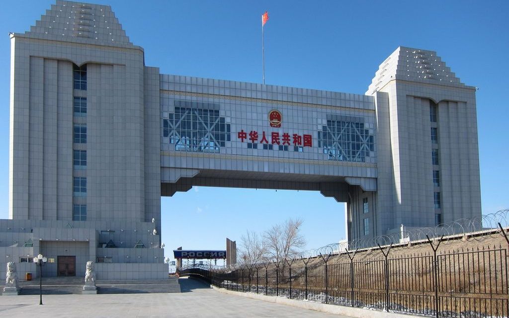 俄罗斯用稻草人守边境中国士兵做法赢得全球军人致敬