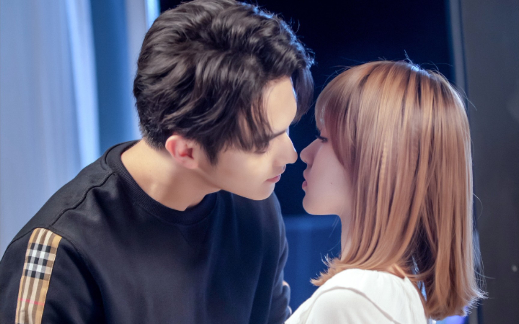 程潇轻吻许凯这是确定了他吧!