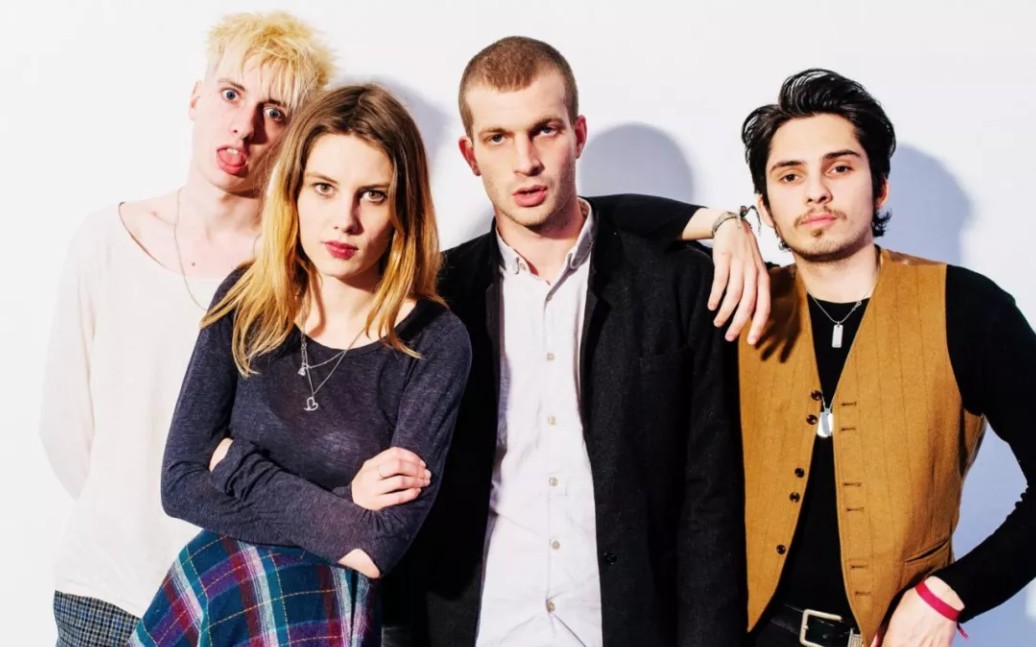 [图]狼女爱丽丝现场：Wolf Alice-The Last Man on Earth （live performance for the current）