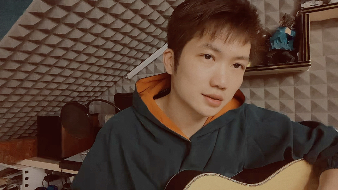 长大是个难过的词轩东吉他弹唱