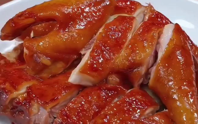 广东名菜,三杯鸡也叫酱油鸡,香油鸡～#尚小厨#陶瓷锅特色菜#用陶瓷锅