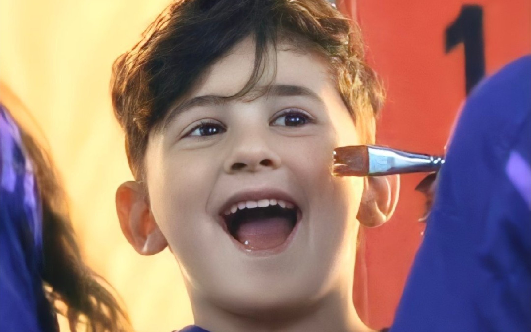 梅西家的小儿子希洛,虽然年龄小,但是个子快赶上二哥麻袋啦.