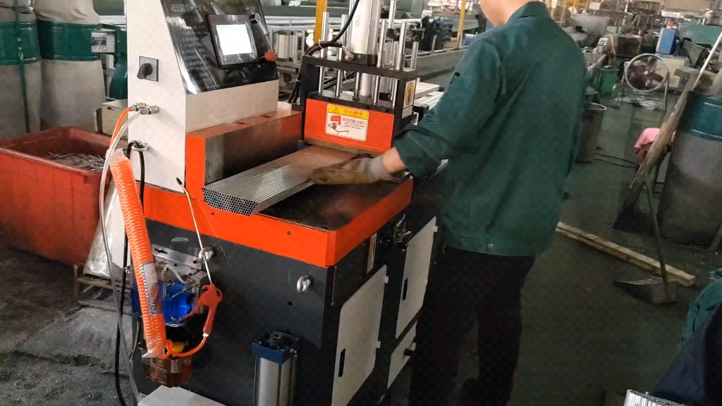 全自动铝切机数控铝型材切割机小铝管多根切割下料机圆锯机