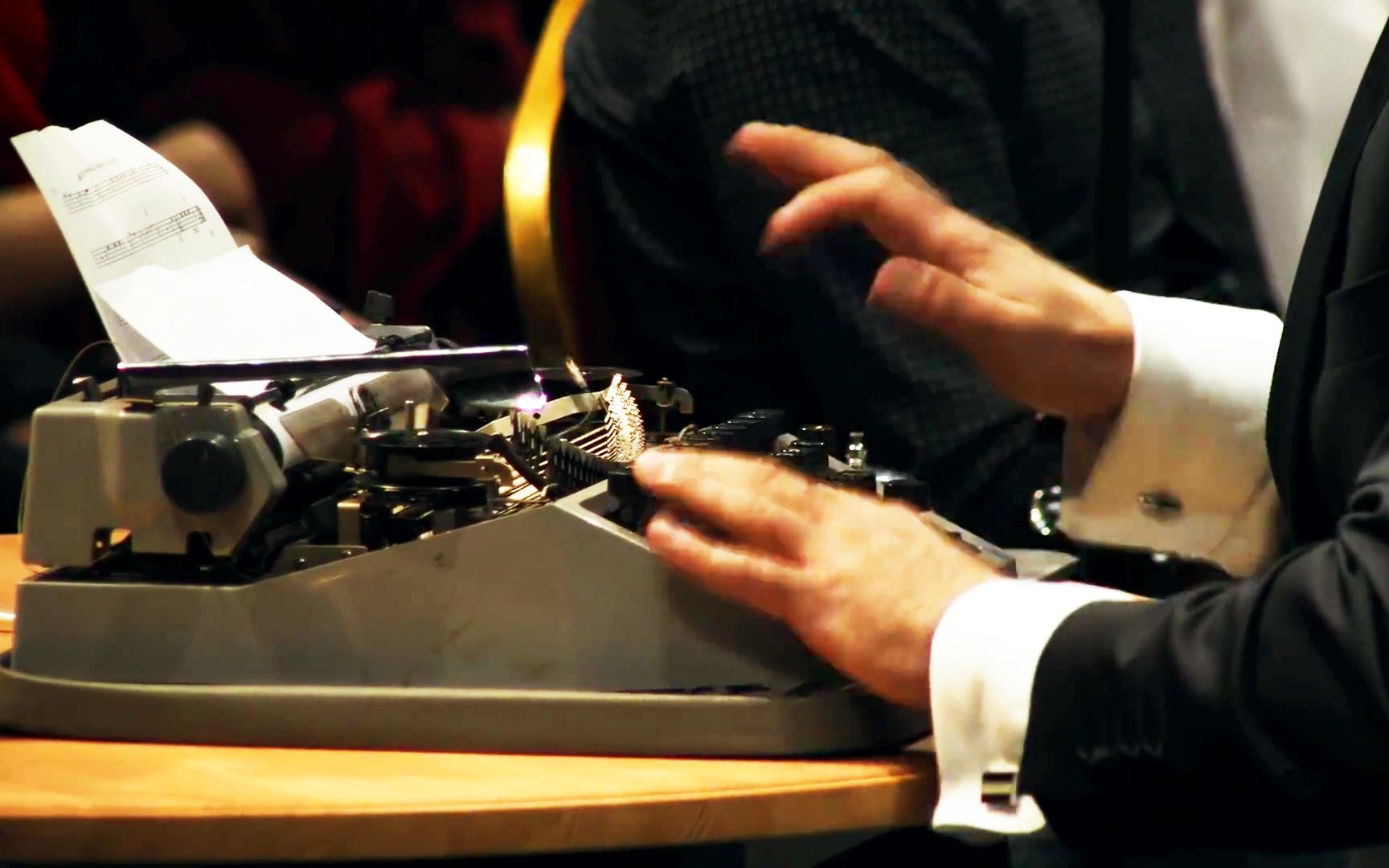 安德森《打字机协奏曲》,库西巴拉领衔演奏,古今结合,艺术创新!