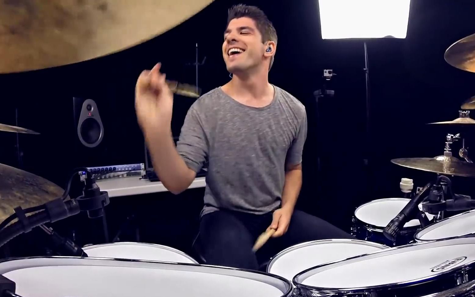 架子鼓cover80后都听过的一首largerthanlife后街男孩drumcoverby