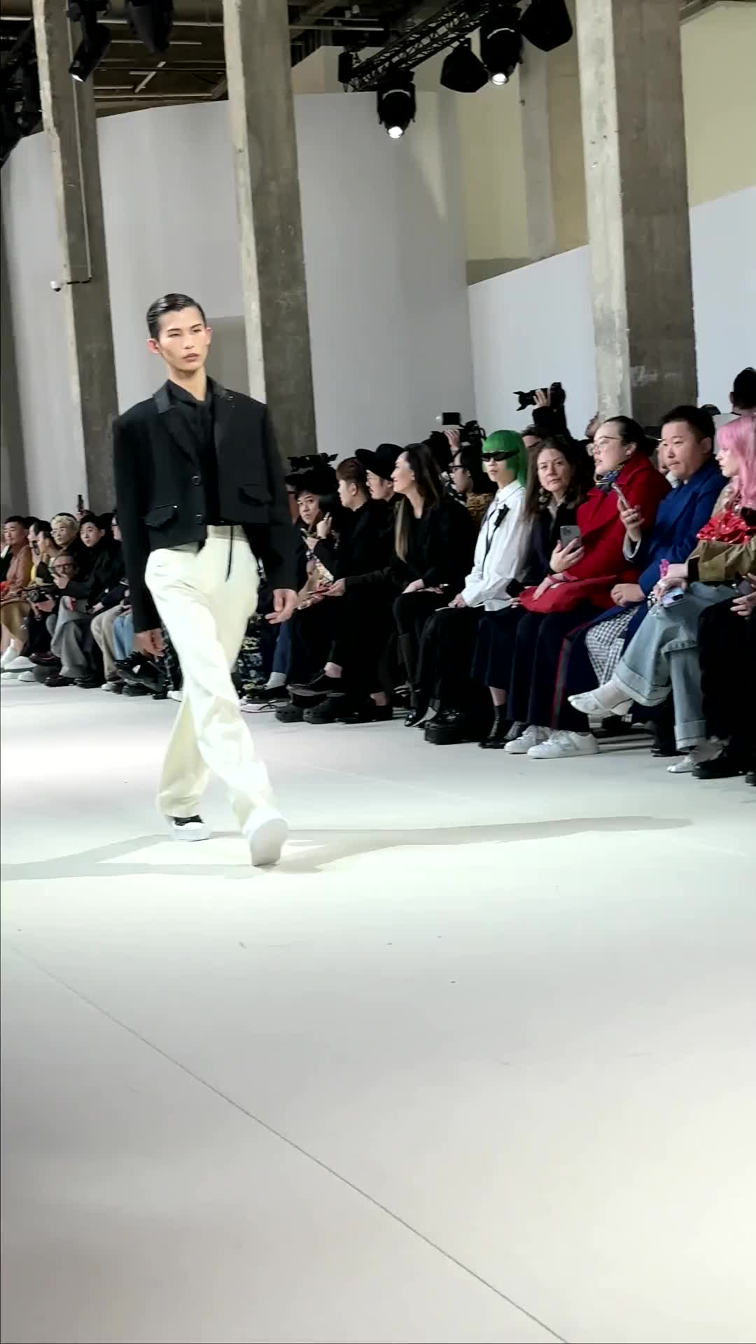 陆仙人巴黎时装周首秀 天生的高级感,太喜欢看他走秀了!