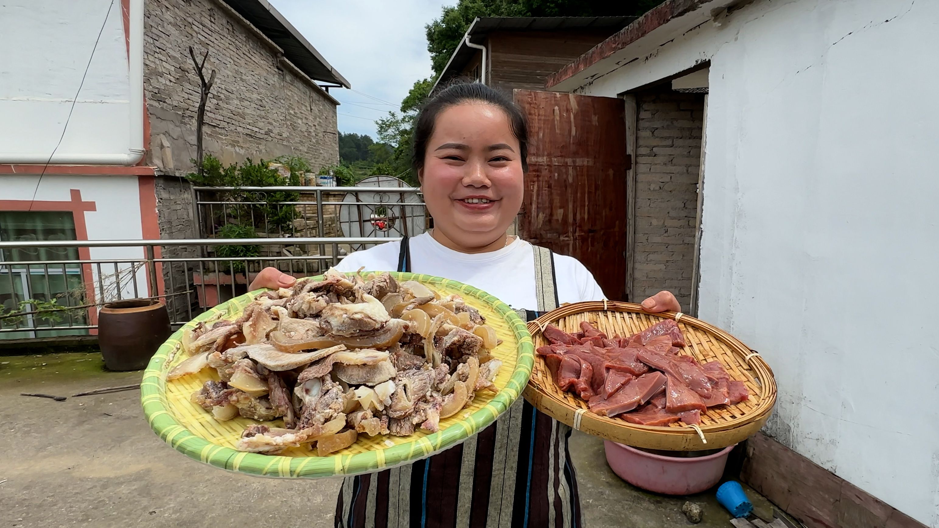 60元买了3斤牛头肉,和秘制酱料一起炒,香辣下饭哔哩哔哩bilibili