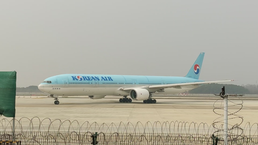 大韩航空ke138(客改货) b777-300(hl7573)装配普拉特惠特尼pw4090