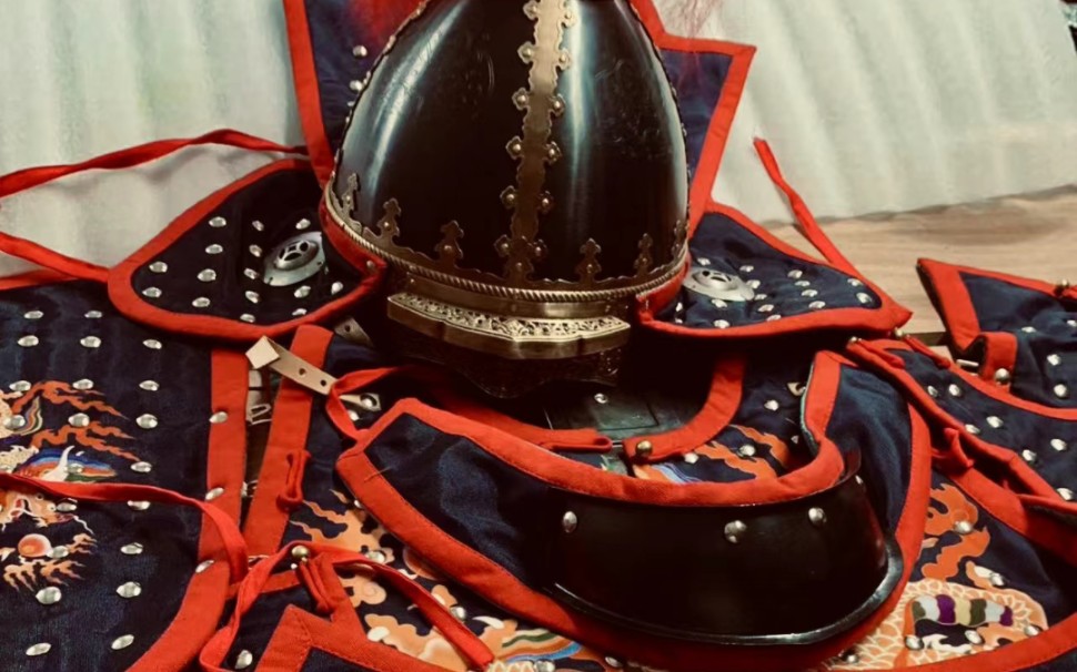 仿明代晚期团龙纹分体式布面甲