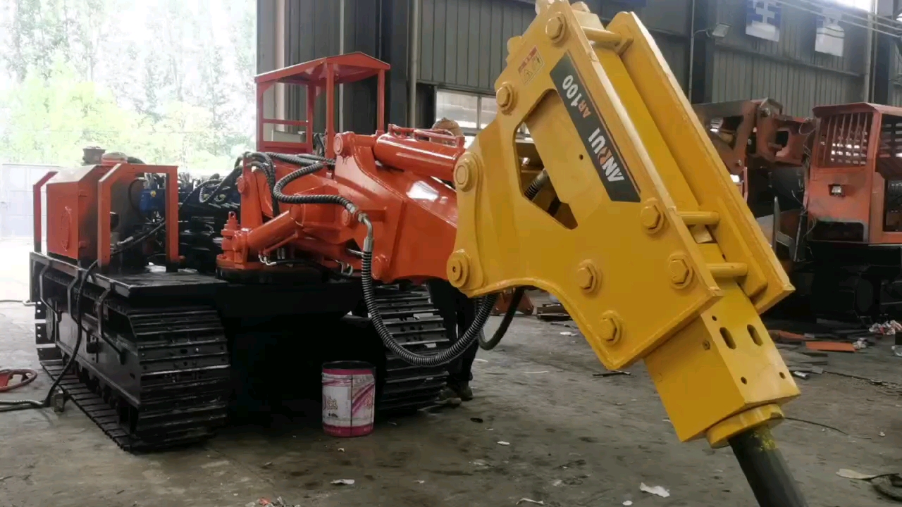 帅龙履带大破碎锤扒渣机