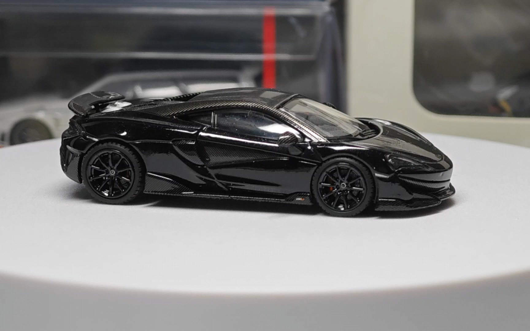 lcd1:64迈凯伦600lt车模分享