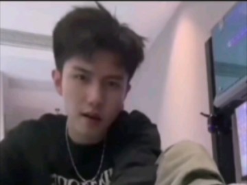 篮球小子李良鹏,打完球臭了!