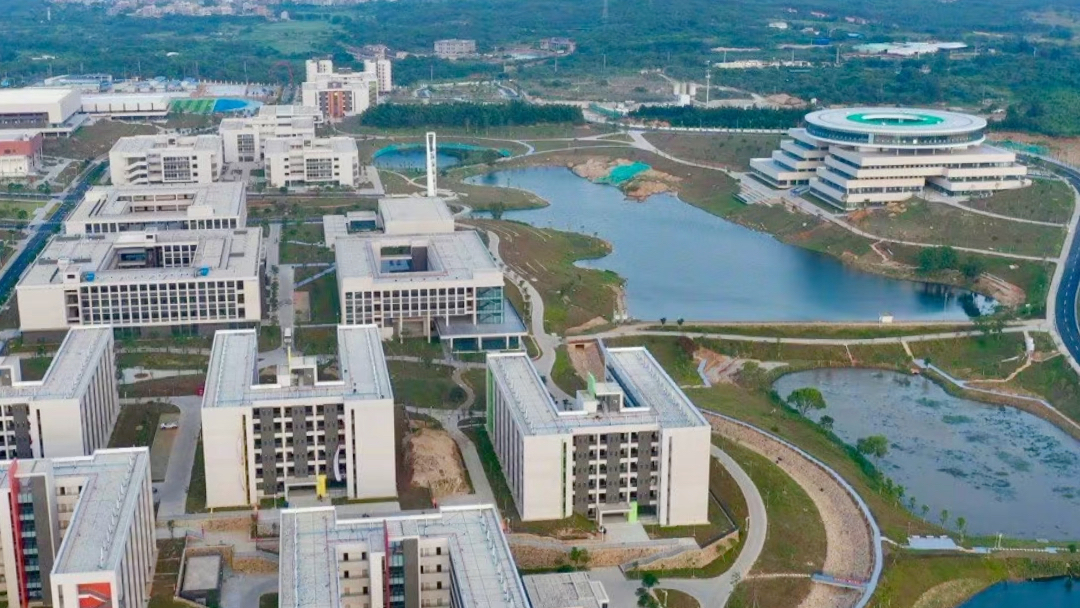 揭阳第一所本科大学广东工业大学揭阳校区今天开学啦
