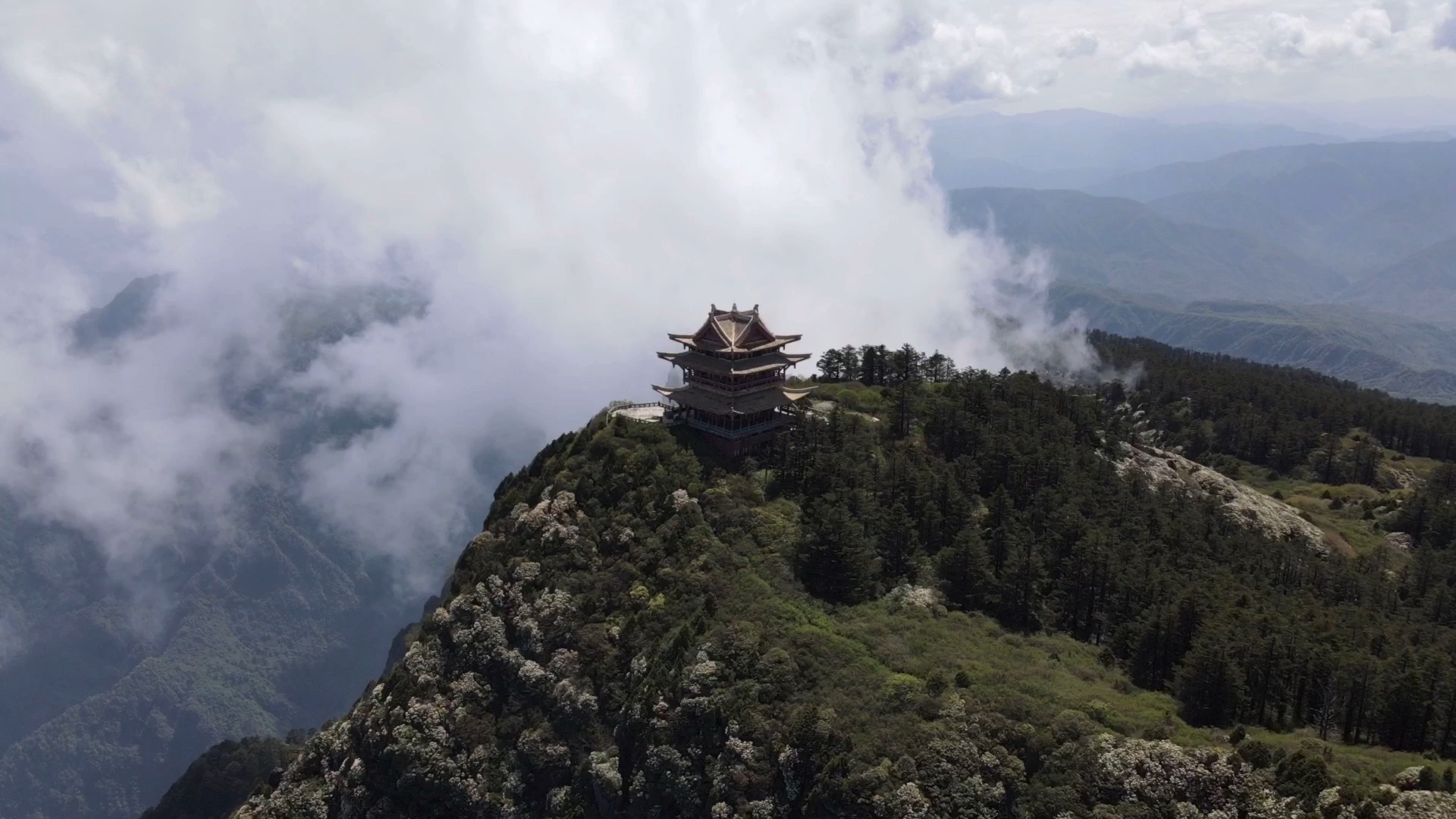 峨眉山最高峰,万佛顶哔哩哔哩bilibili