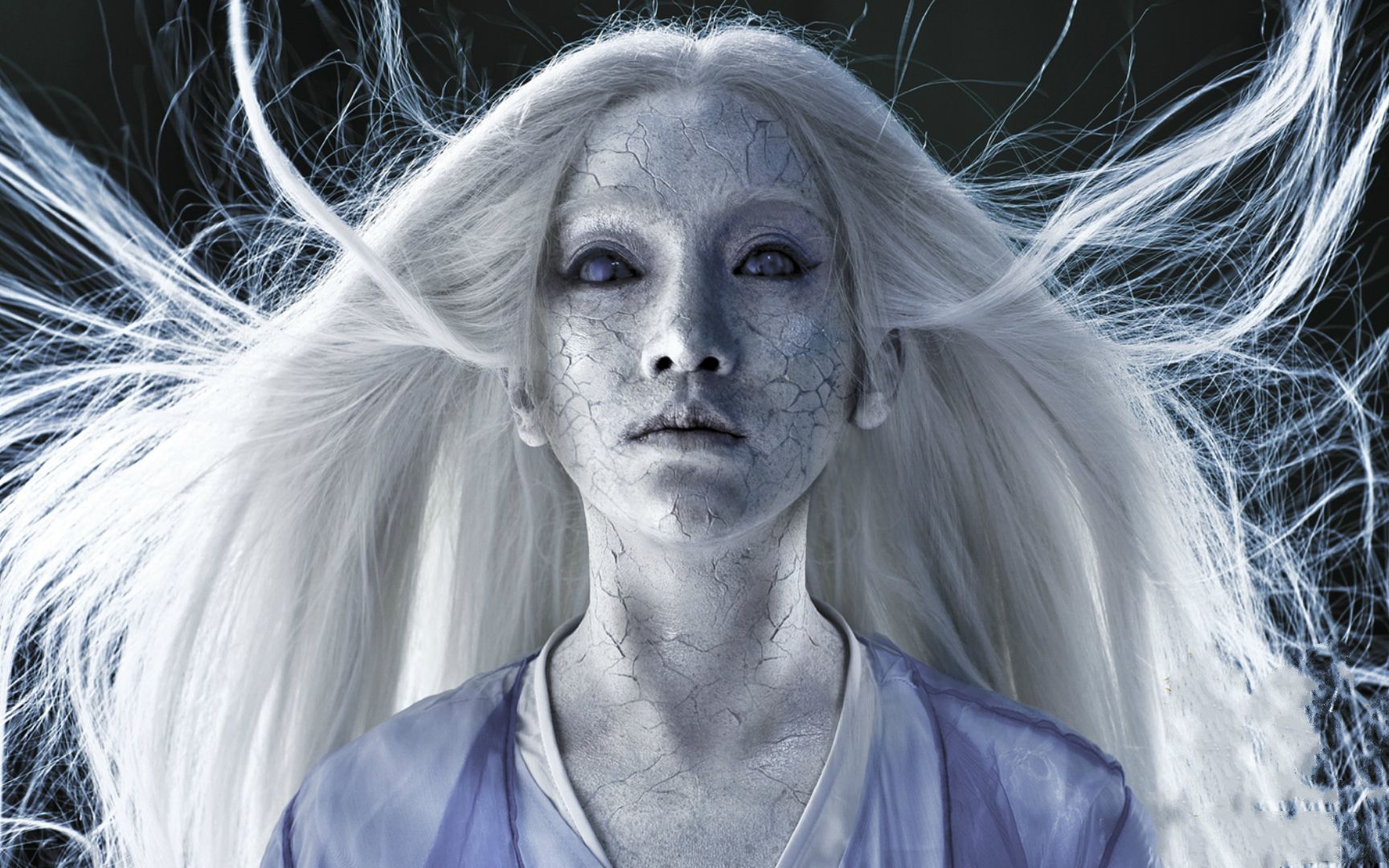 千年女妖为了变成人,来到人间吞噬人心,一部魔幻剧情电影