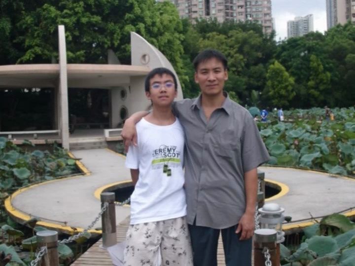 2009年深圳洪湖公园留影