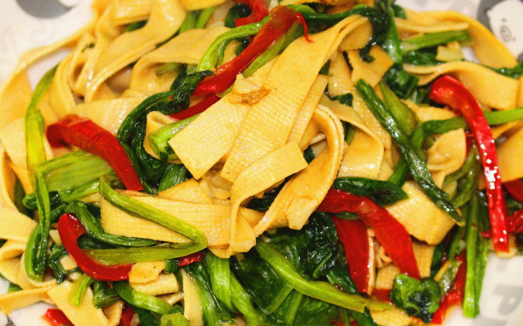 豆腐皮和油麦菜的营养搭配,这样做出来小孩大人都抢着吃