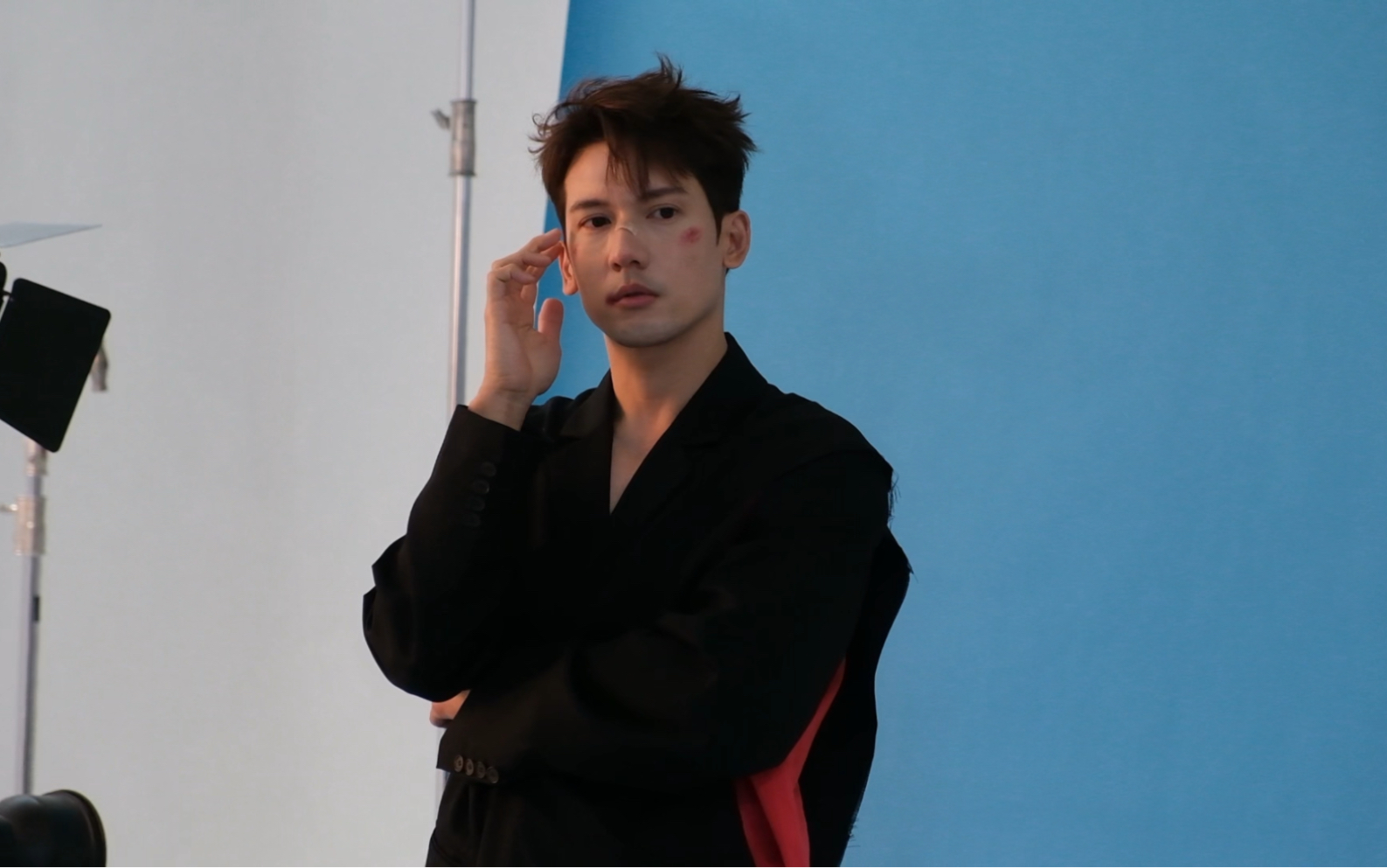 【关智斌kenny】美貌战损版kenny造型拍摄花絮