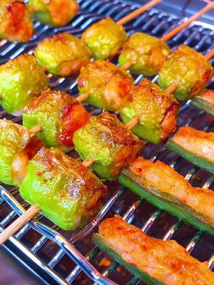 家庭小烧烤,青椒虾滑和秋葵虾滑必须安排呀!