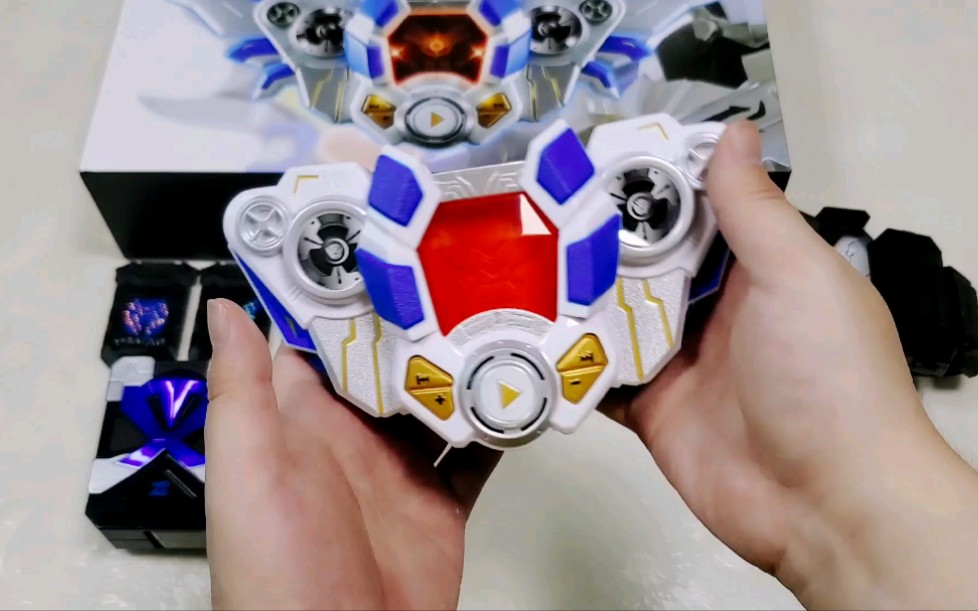 175元10周年"铠甲勇士飞影腰带",4款能量晶片,释放6个技能